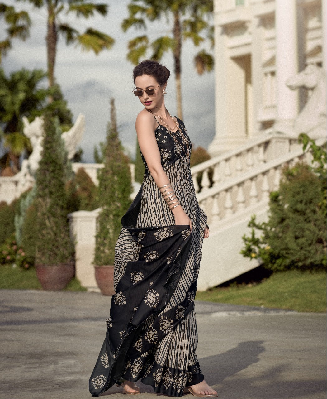 Rajath Resham Black Handcrafted Saree – Timeless Elegance in Every Thread 2